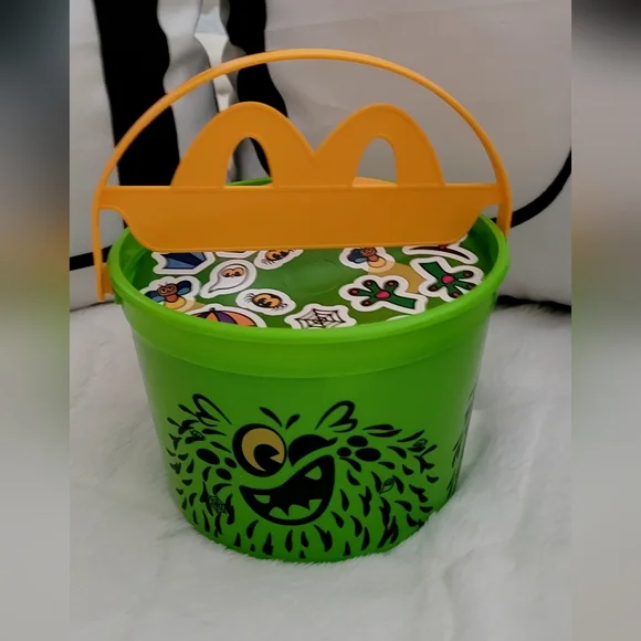 McDonald's 2024 Halloween Boo Bucket Kid's Toy - Picture 1 of 1